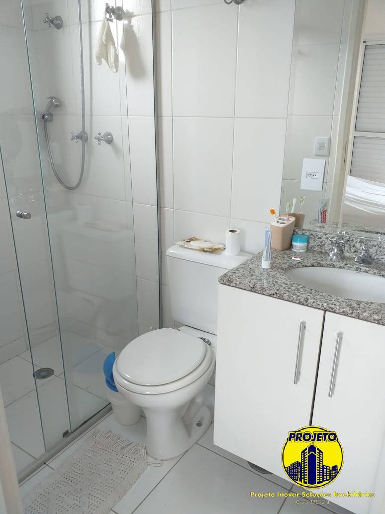 Apartamento para alugar com 3 quartos, 83m² - Foto 11