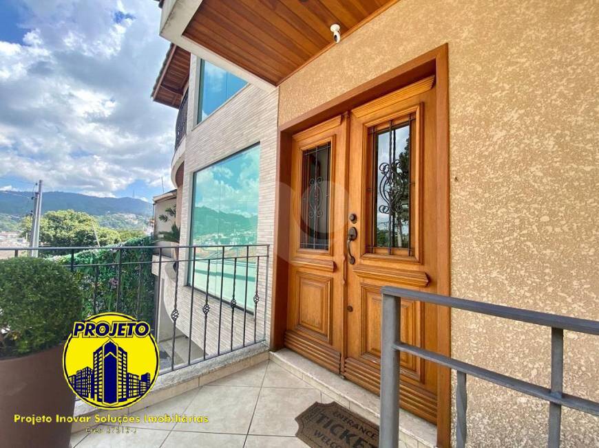Casa, 3 quartos, 293 m² - Foto 1