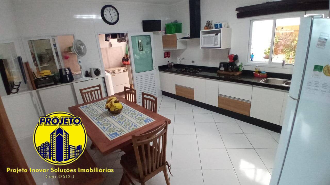 Casa, 3 quartos, 200 m² - Foto 18