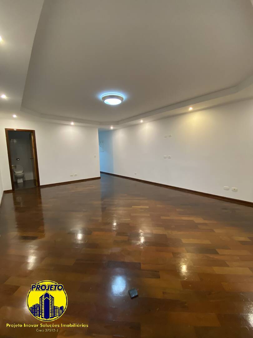 Casa para alugar com 4 quartos, 300m² - Foto 6