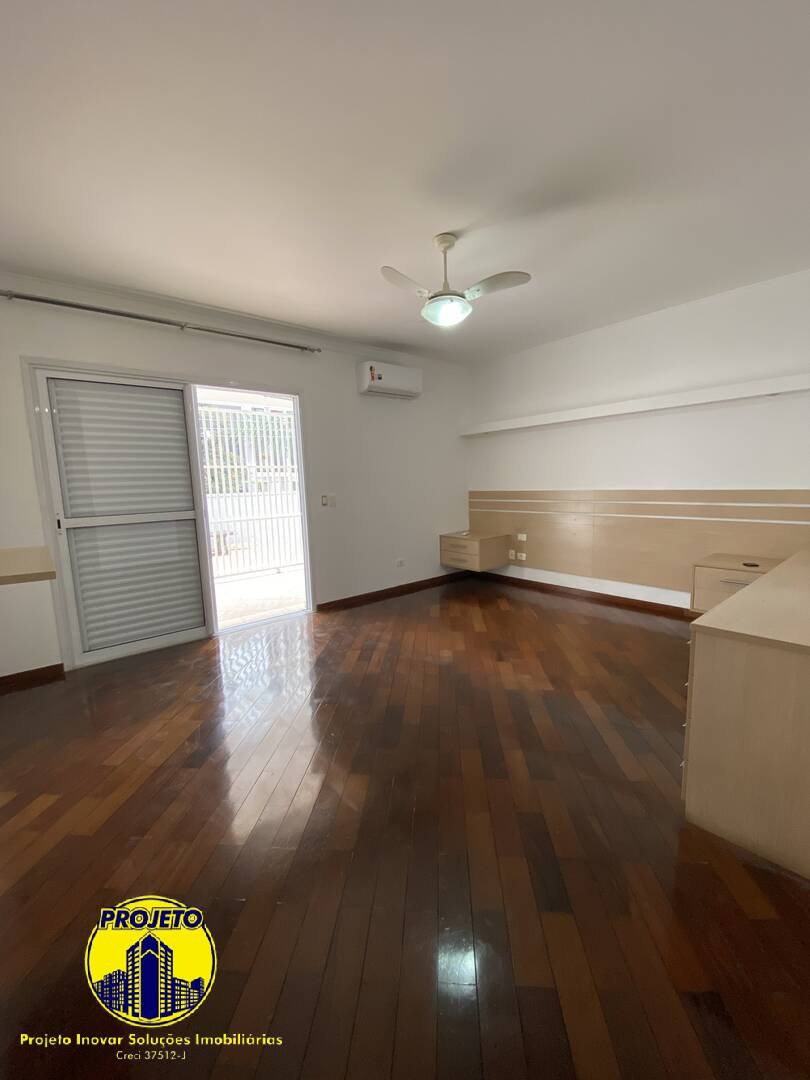 Casa para alugar com 4 quartos, 300m² - Foto 13