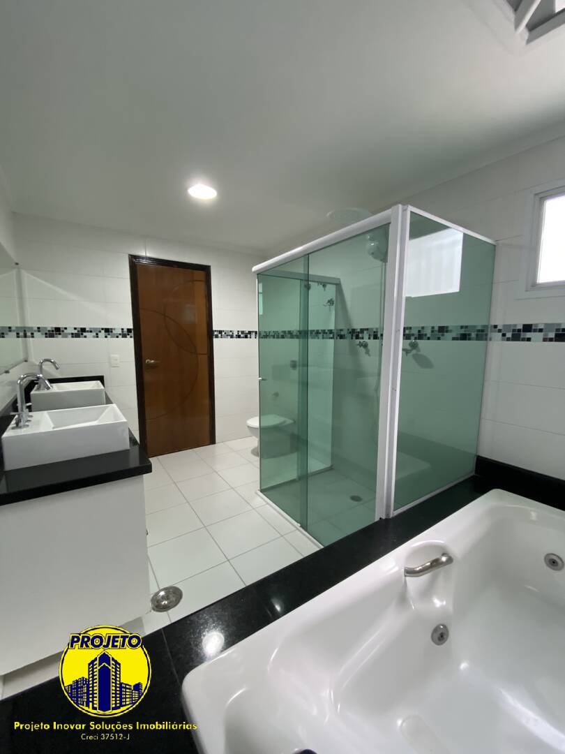 Casa para alugar com 4 quartos, 300m² - Foto 15