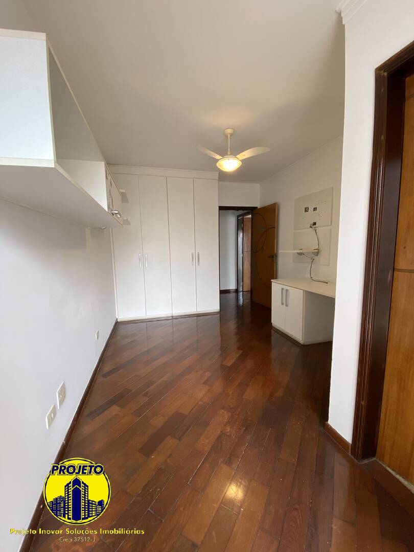 Casa para alugar com 4 quartos, 300m² - Foto 22