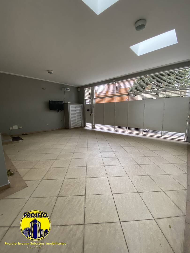 Casa para alugar com 4 quartos, 300m² - Foto 25