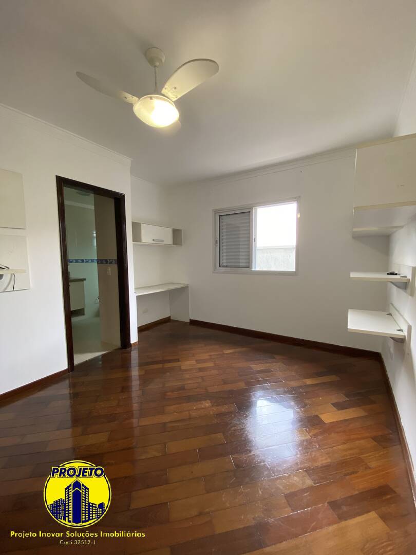 Casa para alugar com 4 quartos, 300m² - Foto 30