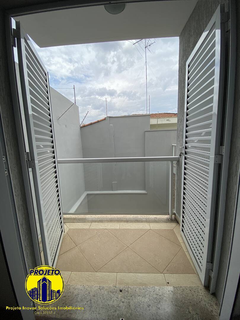 Casa para alugar com 4 quartos, 300m² - Foto 32