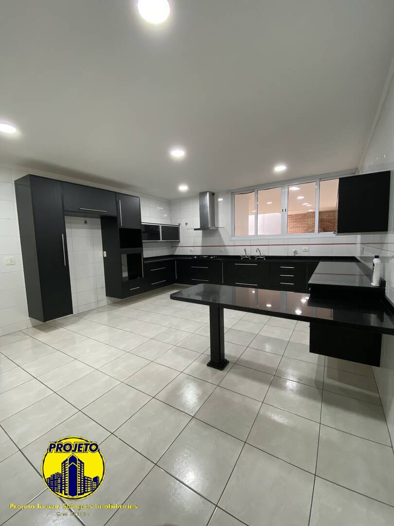Casa para alugar com 4 quartos, 300m² - Foto 37