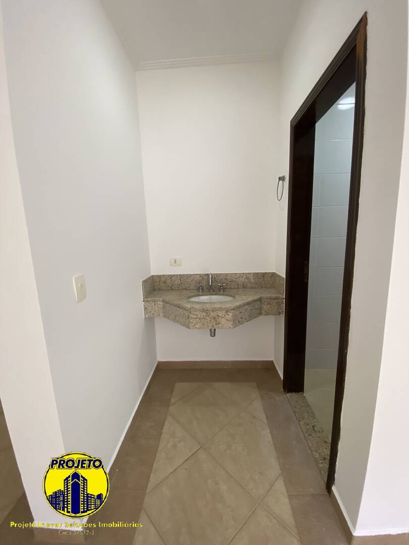 Casa para alugar com 4 quartos, 300m² - Foto 39