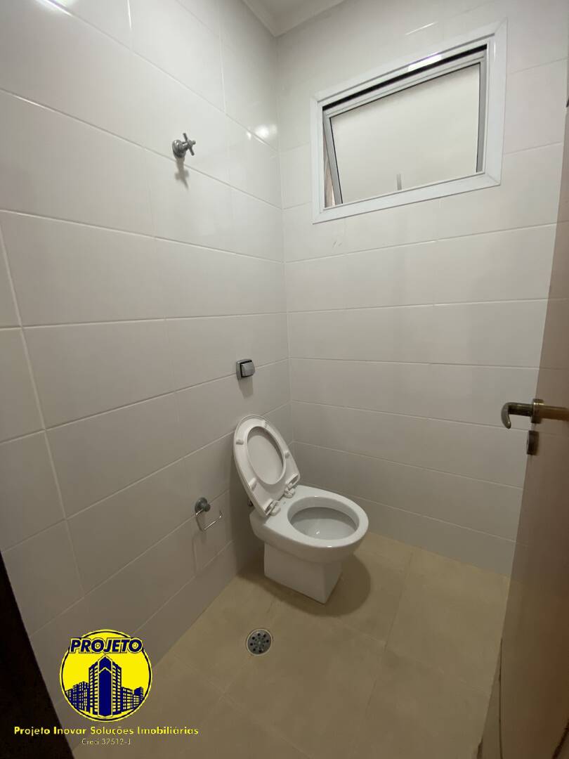 Casa para alugar com 4 quartos, 300m² - Foto 40