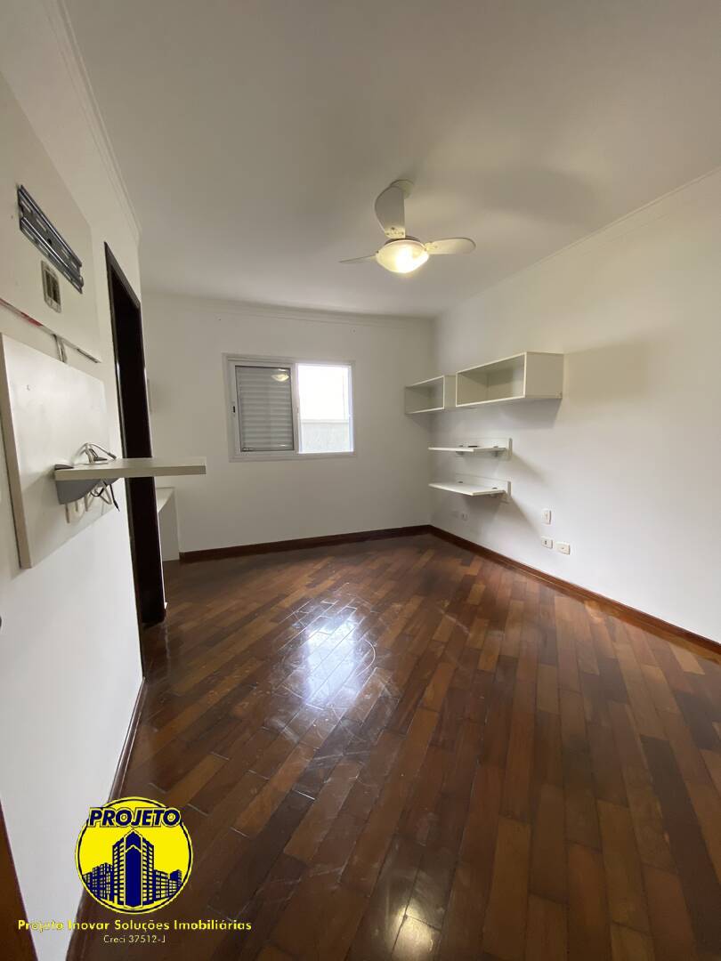 Casa para alugar com 4 quartos, 300m² - Foto 42