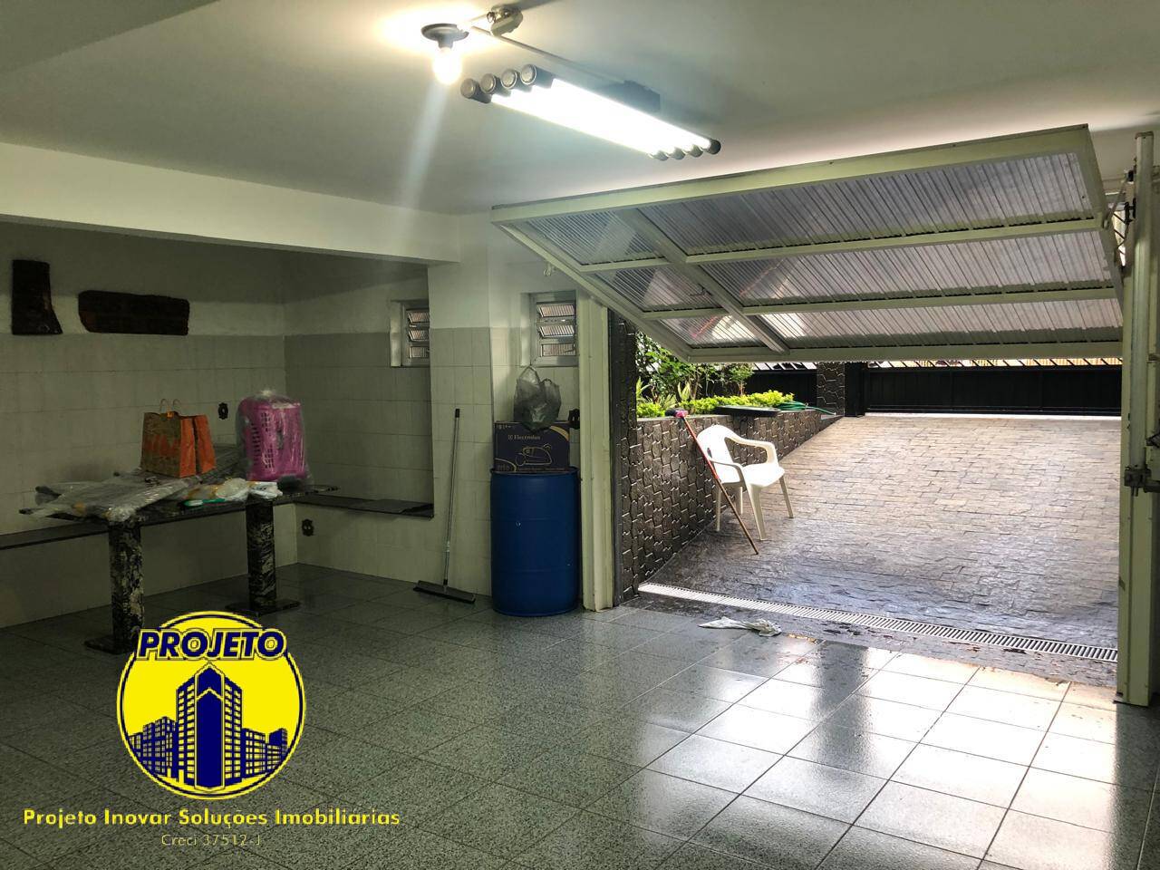 Casa à venda com 3 quartos, 331m² - Foto 25