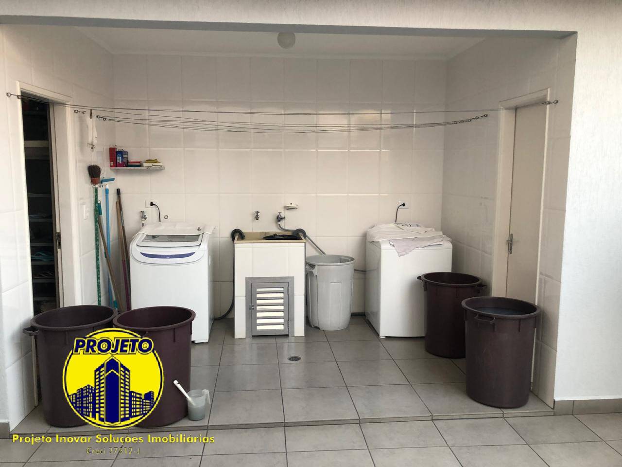 Casa à venda com 3 quartos, 331m² - Foto 19