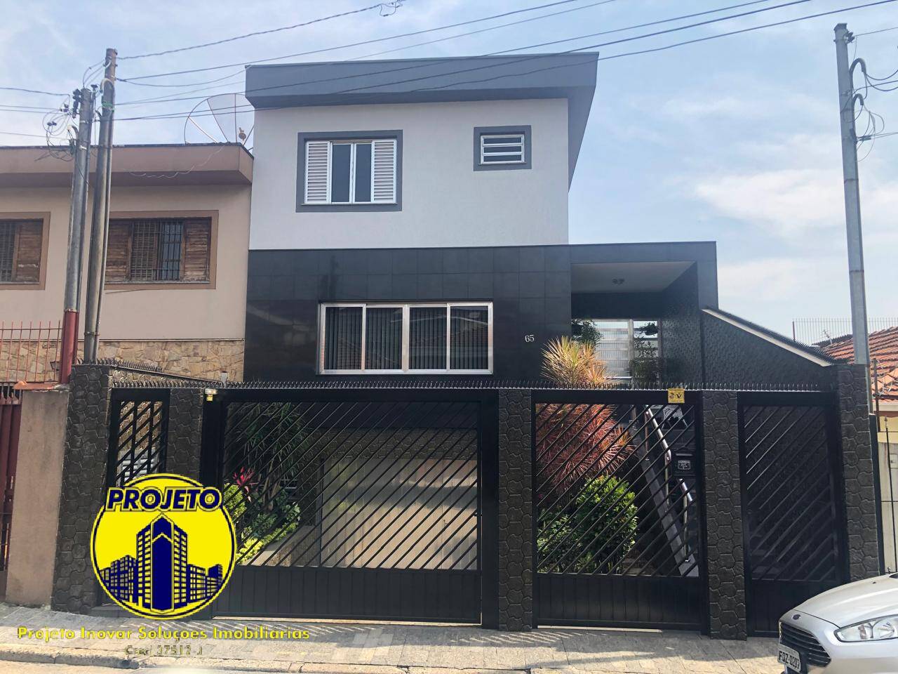 Casa à venda com 3 quartos, 331m² - Foto 1