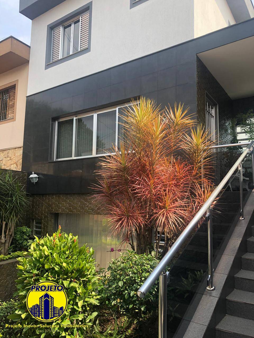 Casa à venda com 3 quartos, 331m² - Foto 2