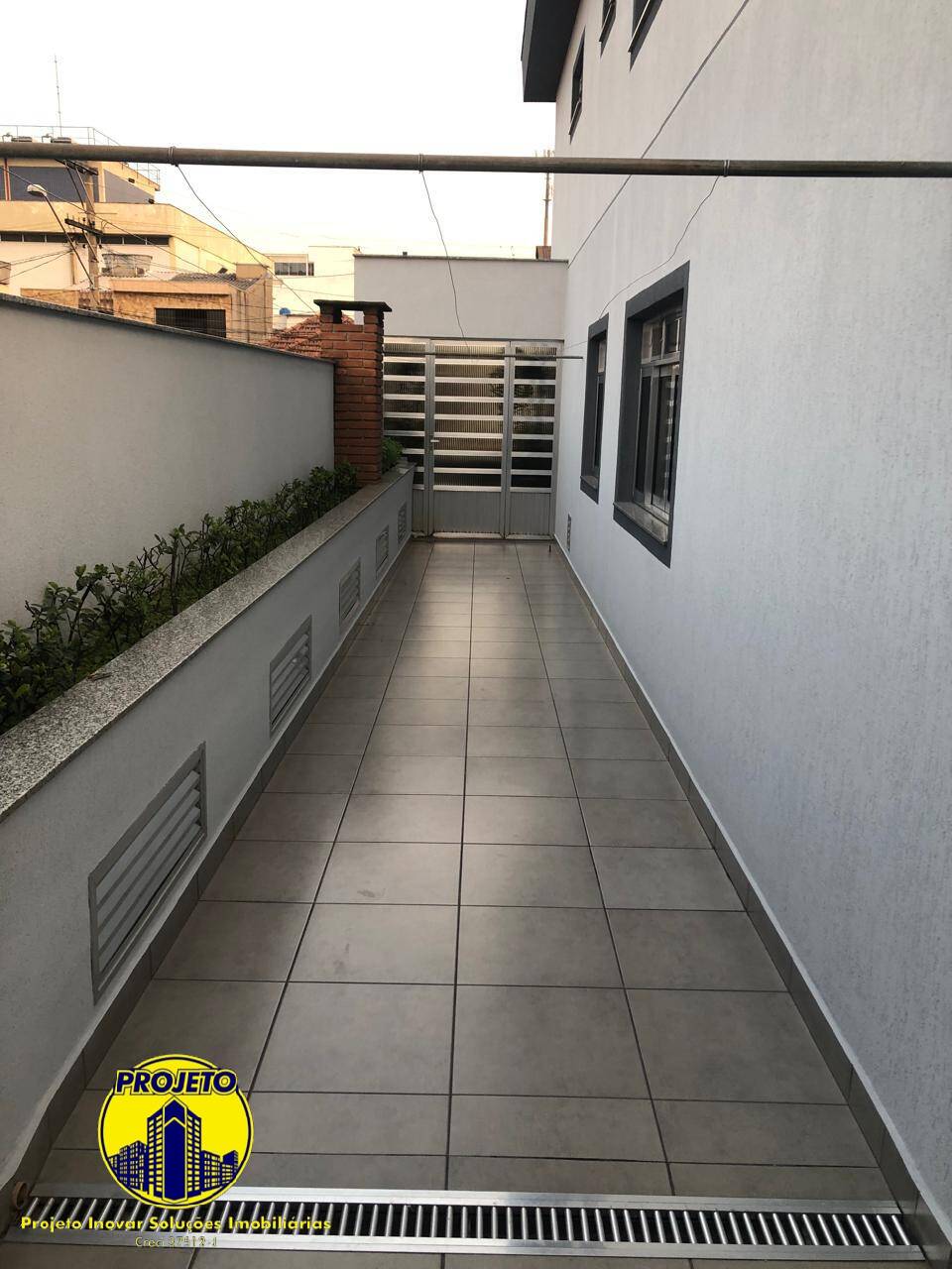 Casa à venda com 3 quartos, 331m² - Foto 16