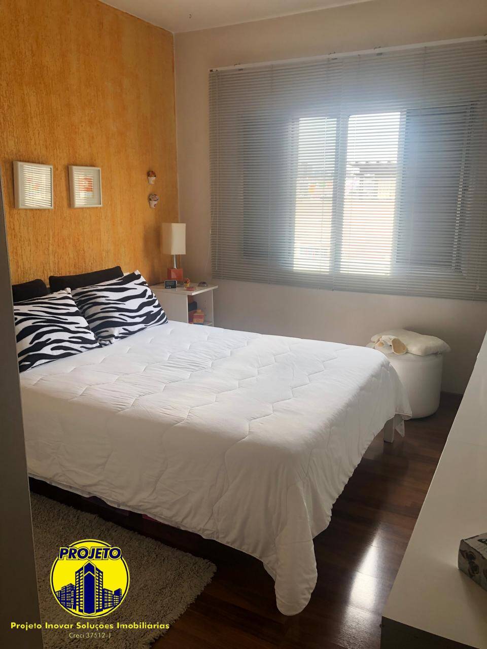 Casa à venda com 3 quartos, 331m² - Foto 9